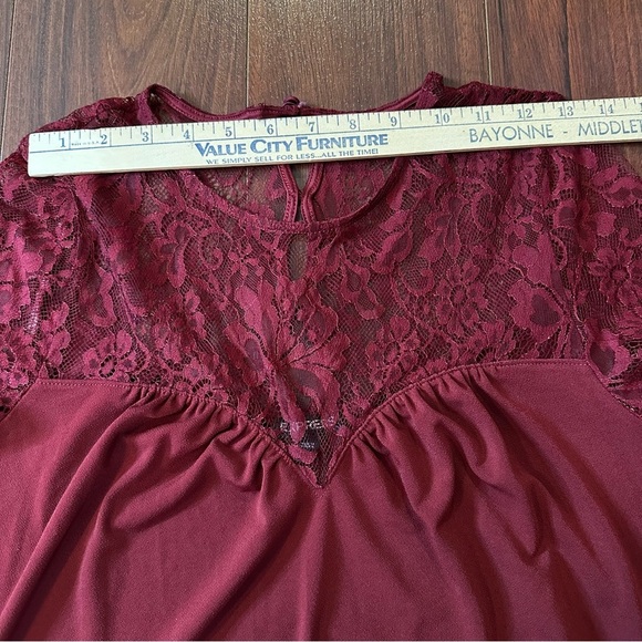 ❌SOLD❌Express Women's Size SP Lace Sweetheart Neckline Short Sleeves Round Neck - Picture 7 of 8